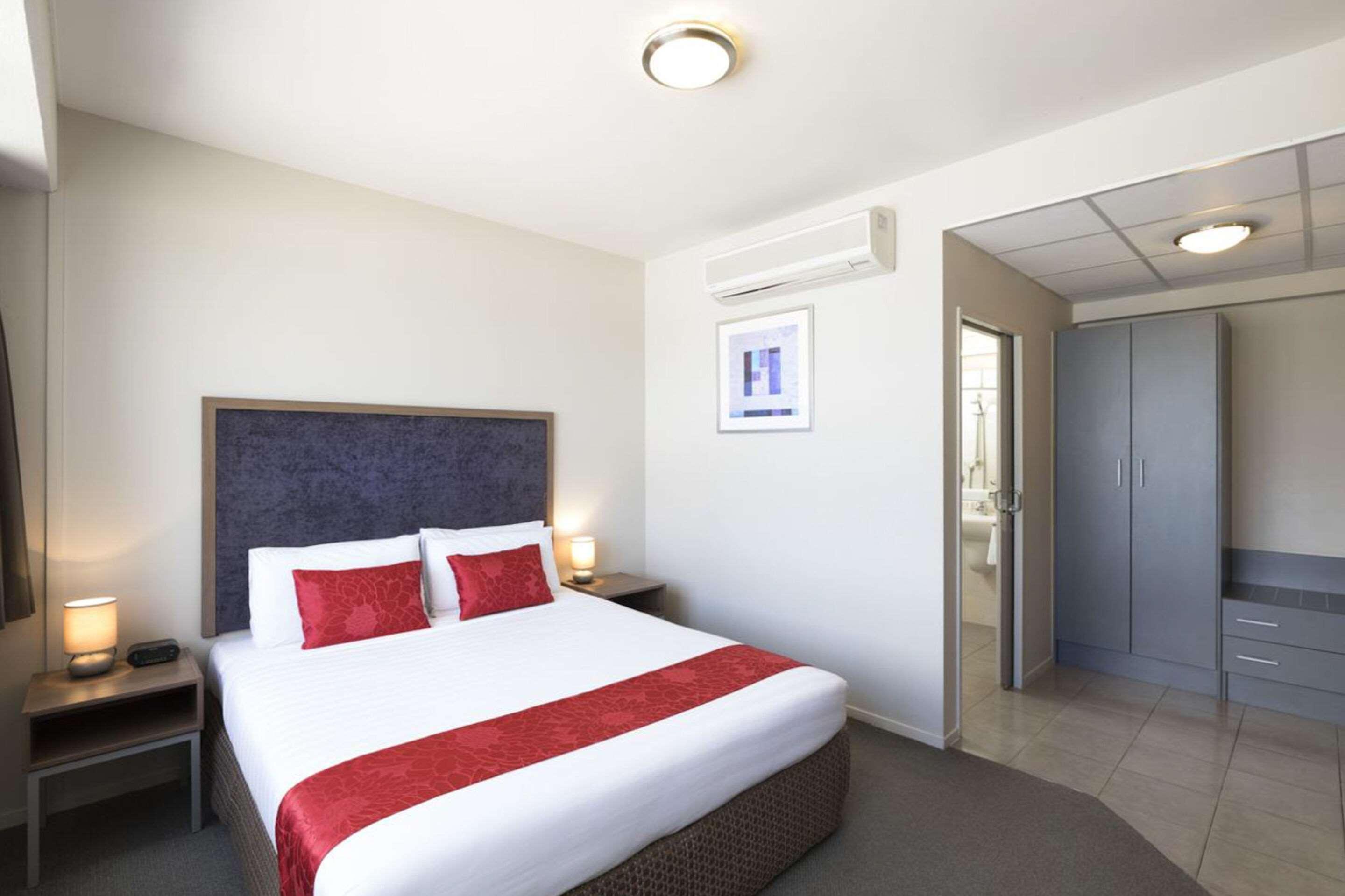 Quality Suites Central Square Палмерстън Норт Екстериор снимка