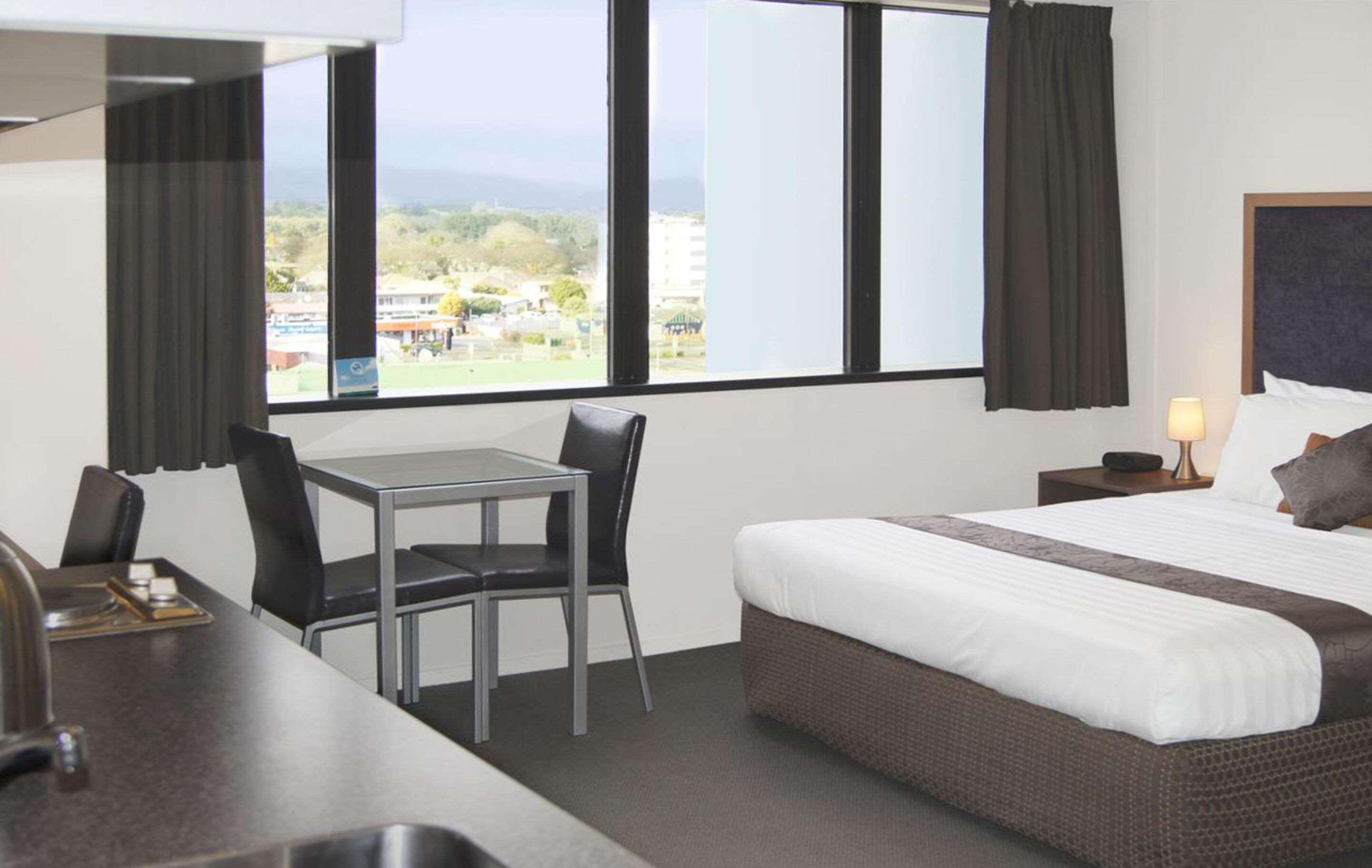 Quality Suites Central Square Палмерстън Норт Екстериор снимка