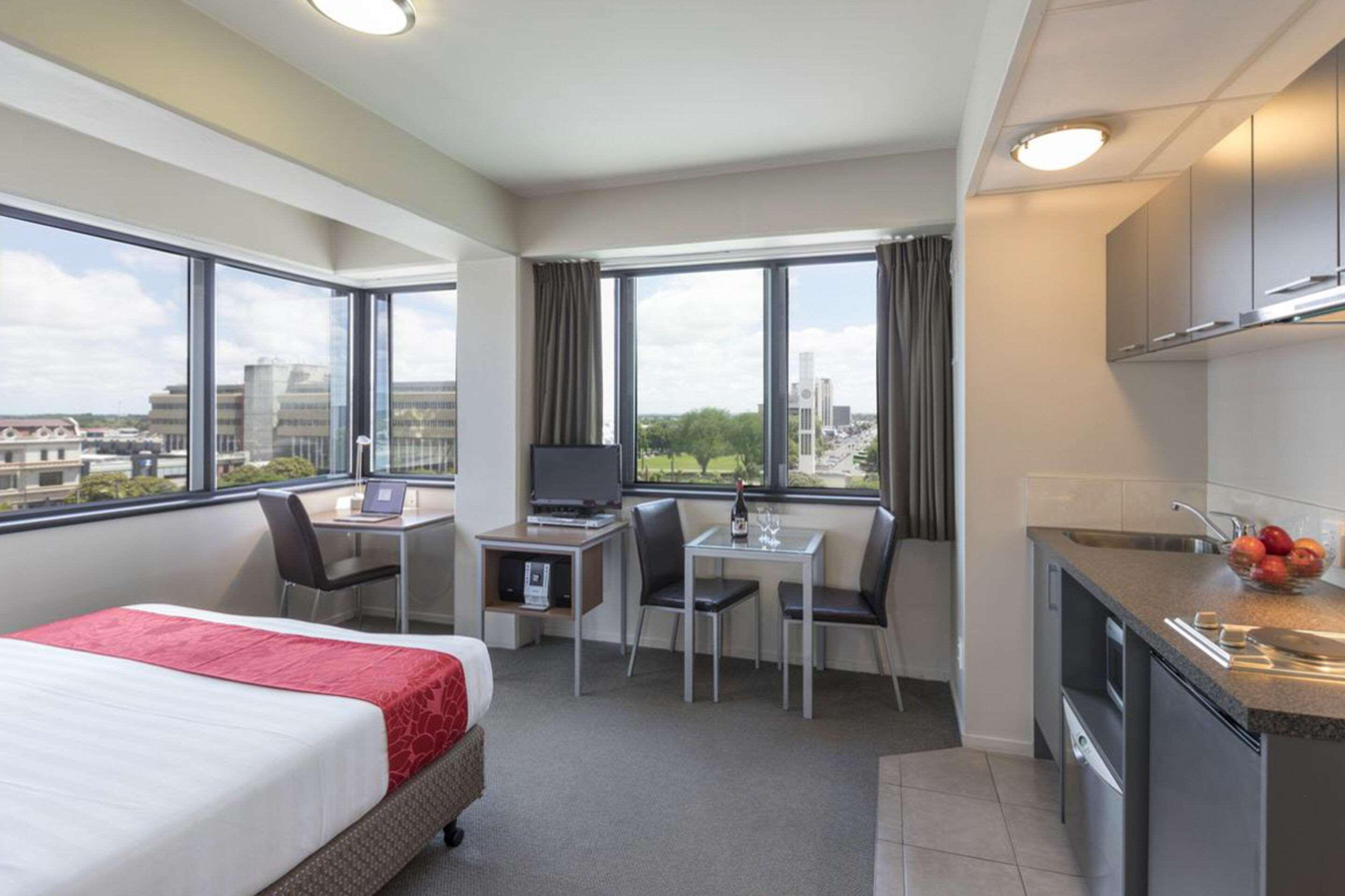 Quality Suites Central Square Палмерстън Норт Екстериор снимка
