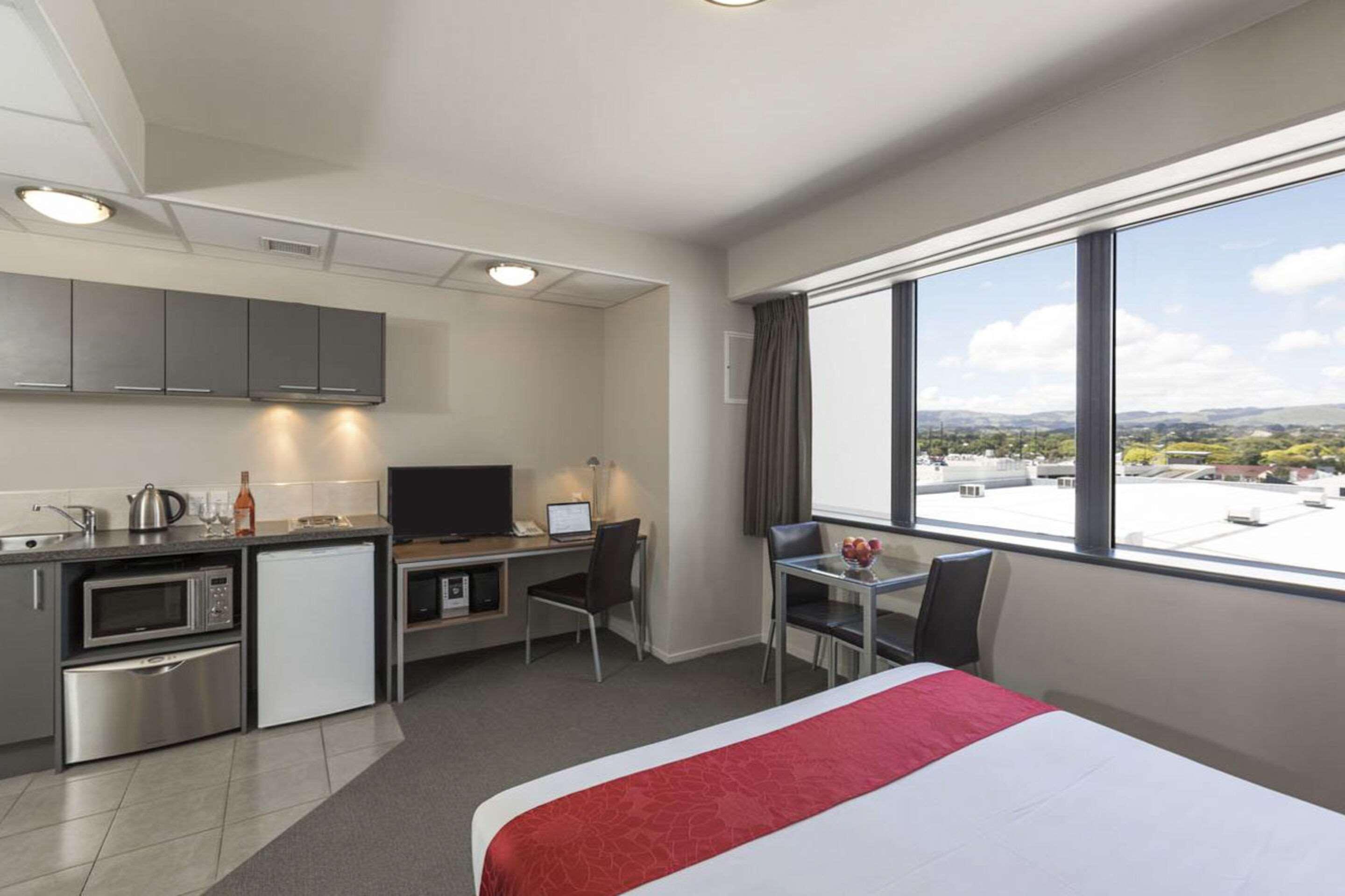 Quality Suites Central Square Палмерстън Норт Екстериор снимка