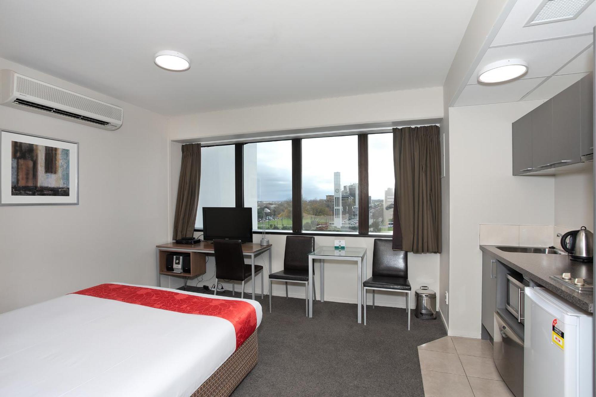 Quality Suites Central Square Палмерстън Норт Екстериор снимка