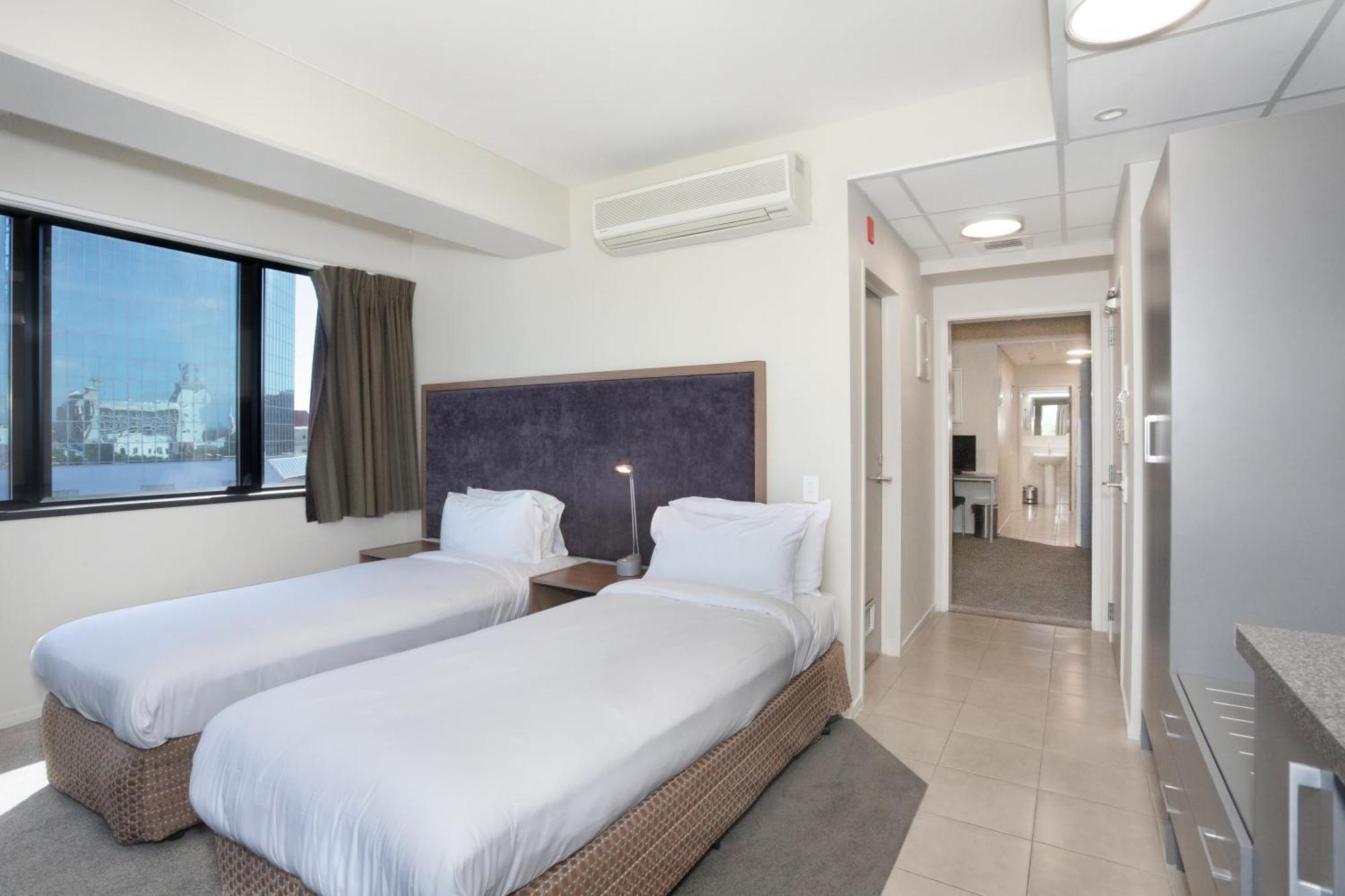 Quality Suites Central Square Палмерстън Норт Екстериор снимка