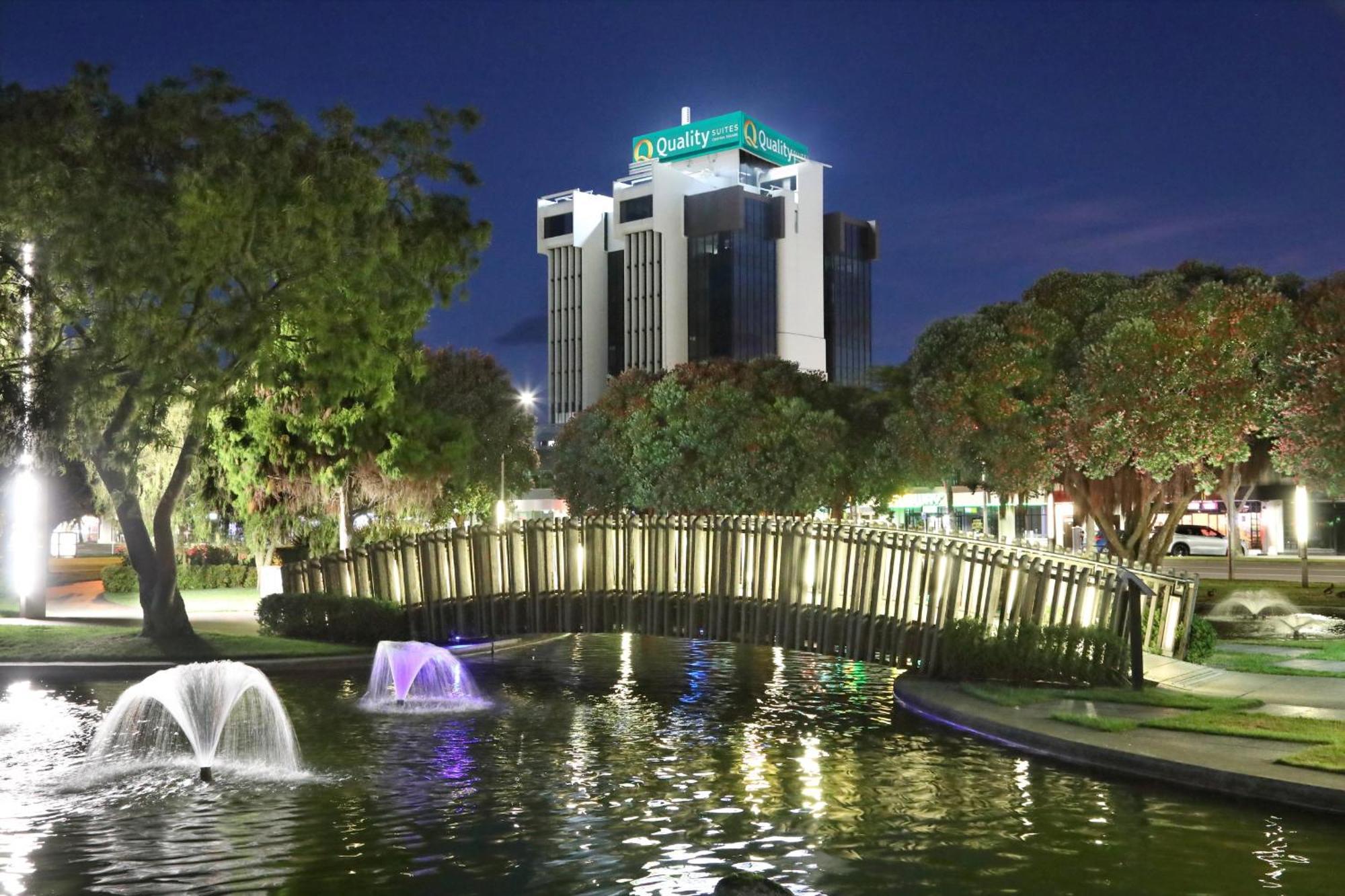 Quality Suites Central Square Палмерстън Норт Екстериор снимка