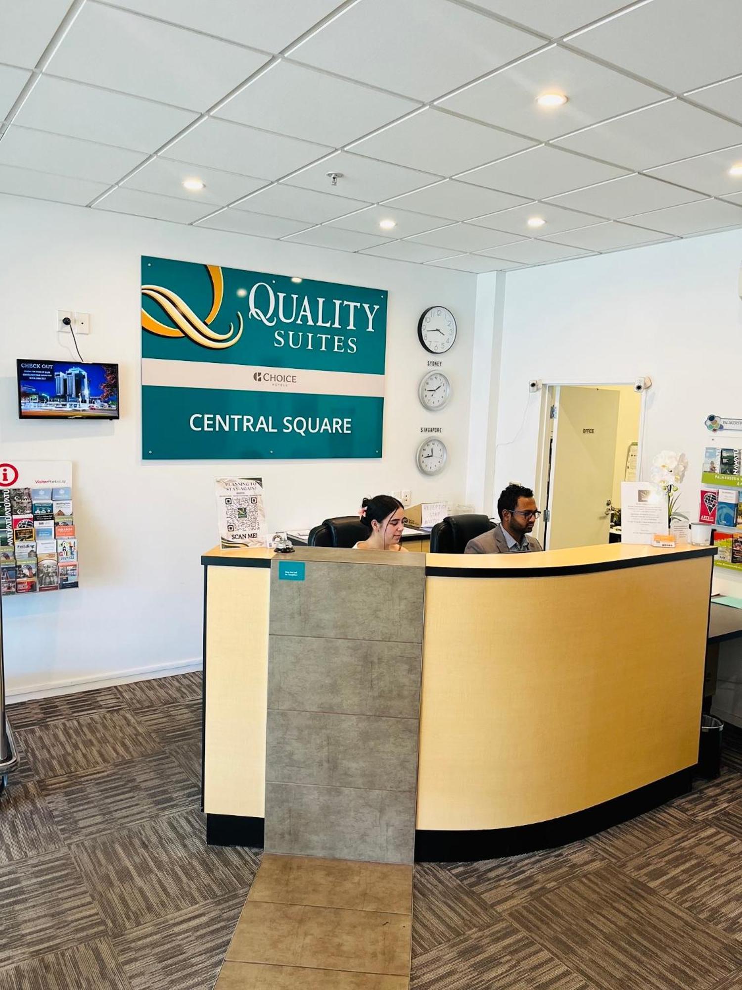 Quality Suites Central Square Палмерстън Норт Екстериор снимка