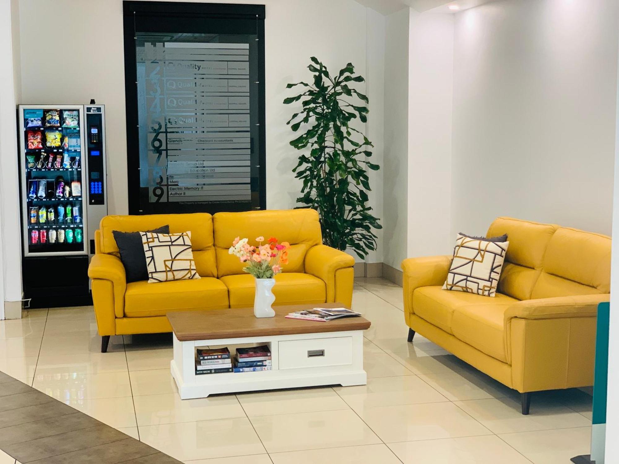 Quality Suites Central Square Палмерстън Норт Екстериор снимка