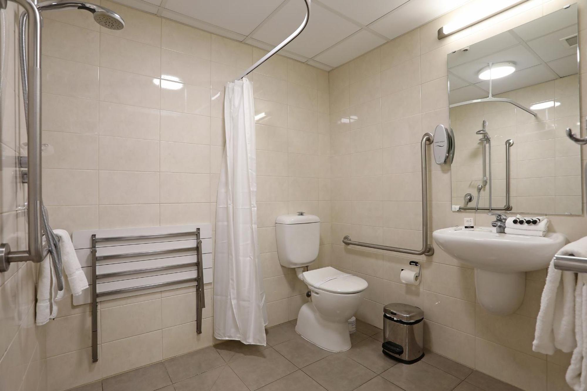 Quality Suites Central Square Палмерстън Норт Екстериор снимка