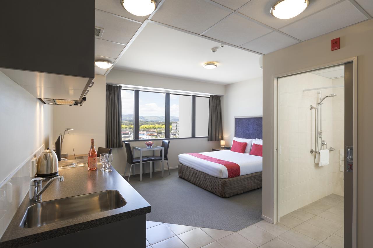 Quality Suites Central Square Палмерстън Норт Екстериор снимка