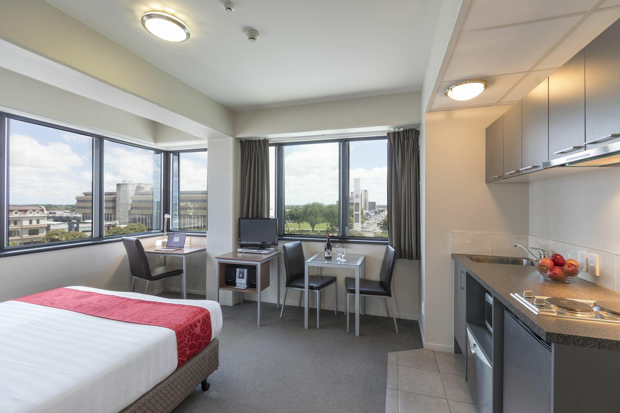 Quality Suites Central Square Палмерстън Норт Екстериор снимка